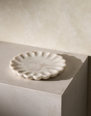 Larton Scalloped Marble Plate