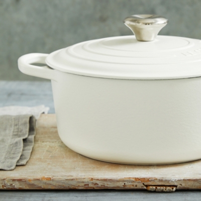 Le Creuset Round Casserole Dish 24cm Le Creuset Collection The