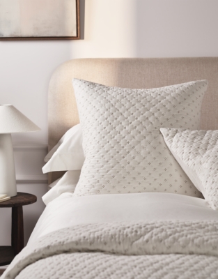 Lila Cushion
