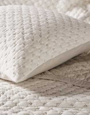 Lila Cushion