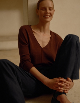 Linen Rich Oversized V-Neck Jumper