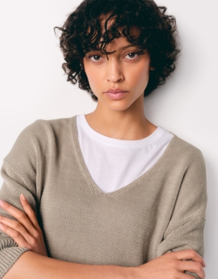 Linen V-Neck Jumper
