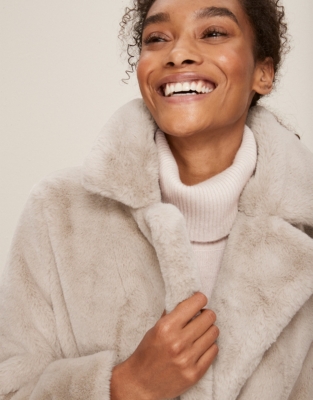 White company 2025 fur jacket