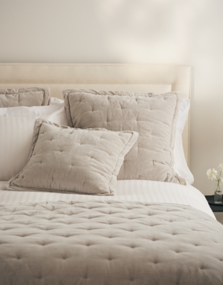 Lowry Velvet Cushion