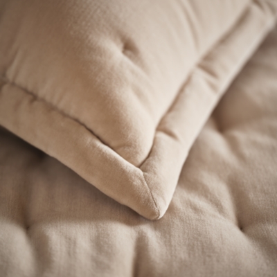 Lowry Velvet Cushion