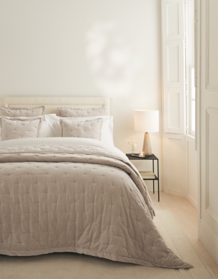 Lowry Velvet Quilt & Cushion Collection