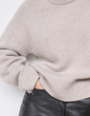 Luxury Cashmere Crew Neck Jumper