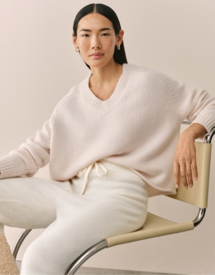 Luxury Cashmere V-Neck Boxy Jumper - Porcelain