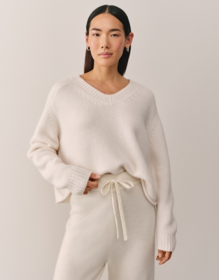 Luxury Cashmere V-Neck Boxy Jumper - Porcelain