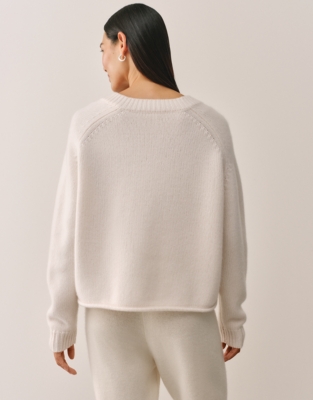 Luxury Cashmere V-Neck Boxy Jumper - Porcelain