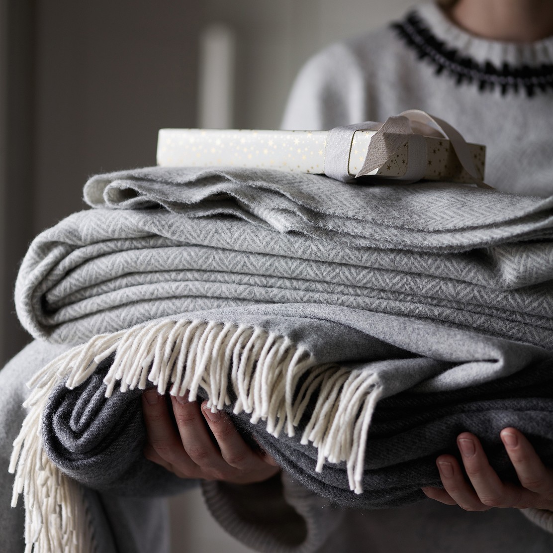 Cashmere wool blanket