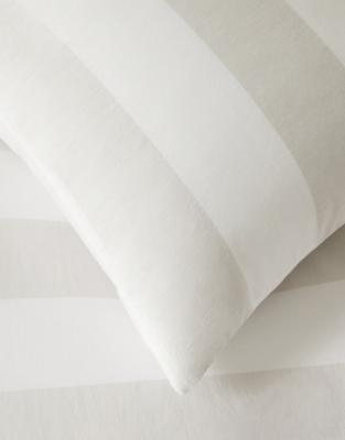 Maris Stripe Classic Pillowcase – Single