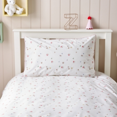 White company cot outlet bedding