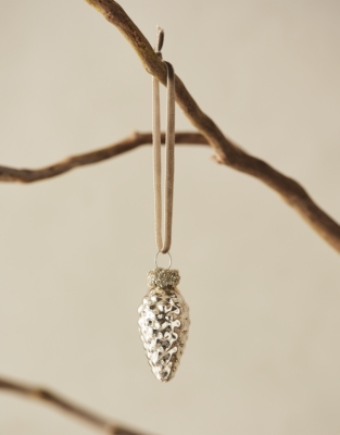 Mercury Pinecone Decorations – Set of 6