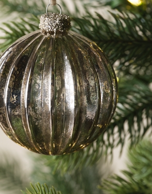 Mercury Ribbed Bauble