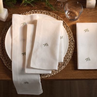 Mistletoe Embroidered Napkins – Set of 4