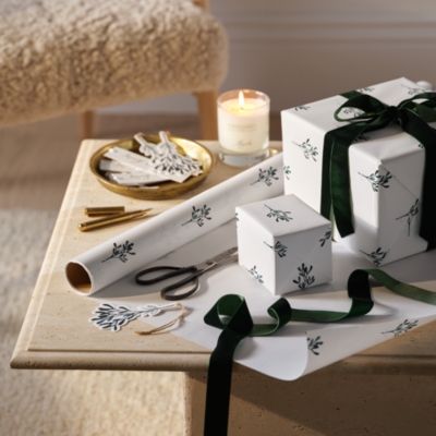 Mistletoe Wrapping Paper – 10m