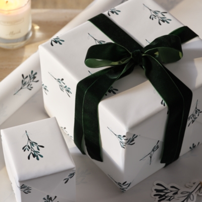 Mistletoe Wrapping Paper – 10m
