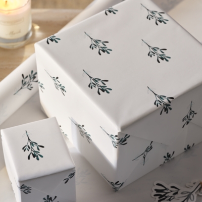 Mistletoe Wrapping Paper – 10m