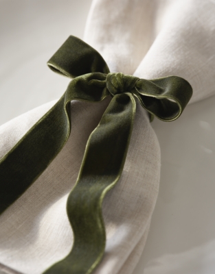 Moss Green Velvet Napkin Bows – Set of 6