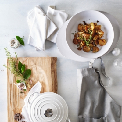 https://whitecompany.scene7.com/is/image/whitecompany/Napkins-with-Sparkle-Trim---Set-of-4/TXHNK_XS17_15_L?$M_S_PDP$