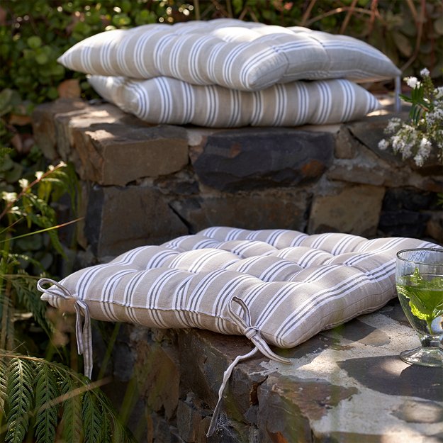 Natural Stripe Tufted Seat Pad, Table Linens & Accessories