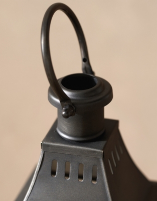 Naunton Lantern
