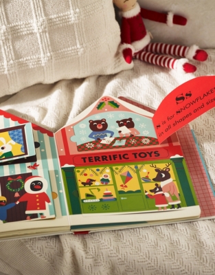 Nosy Crow ‘Christmas Street’ Book
