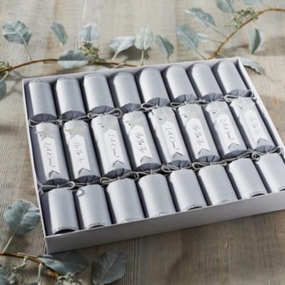 Novelty Christmas Crackers Set of 8 Home Accessories Sale The