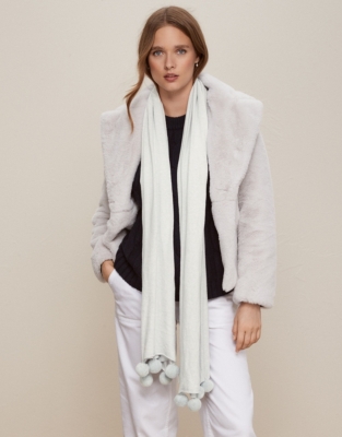 Pom pom store scarf white company