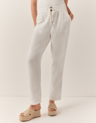 Organic Cotton Herringbone Tapered Pants - White
