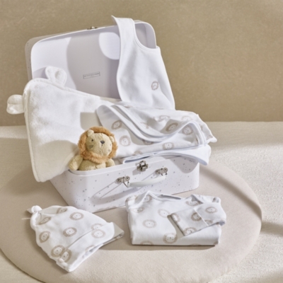 Organic Cotton Luxury Lion Suitcase Gift Set (0–6mths)