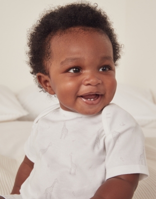 Organic Cotton Neutral Giraffe Shortie (0—24mths) Baby Sleepsuits