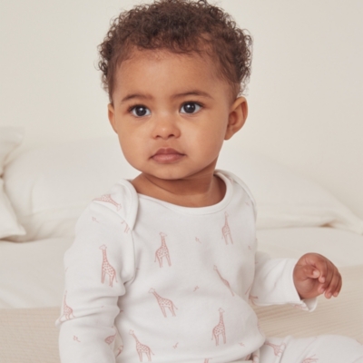Organic Cotton Pink Giraffe Print Sleepsuit (0–9mths)