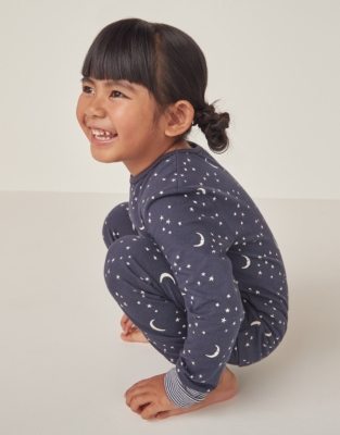 Organic Cotton Slim Fit Glow In The Dark Stars & Moon Pyjamas (1–12yrs)