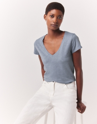 Organic Cotton Slub V-Neck T-Shirt