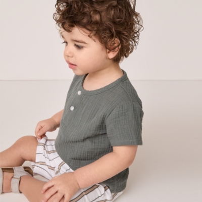 Organic Crinkle Cotton T-Shirt & Striped Shorts Set (0–18mths)