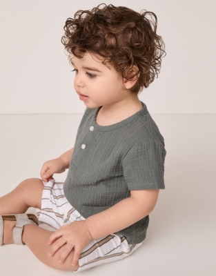 Organic Crinkle Cotton T-Shirt & Striped Shorts Set (0–18mths)