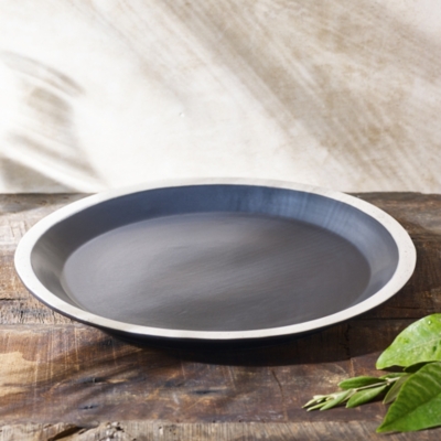 Oversized serving outlet platter