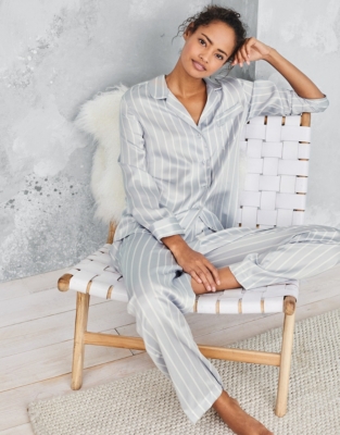 The white discount company silk pyjamas