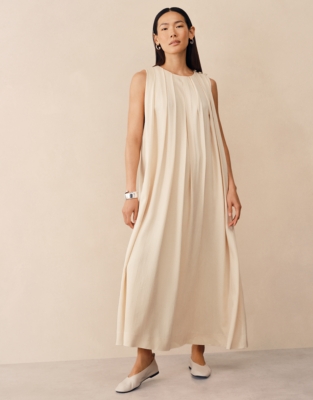 Pleated Sleeveless Maxi Dress