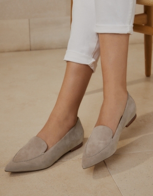 Loafers store pointed toe