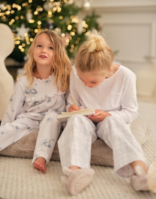 White company christmas discount pyjamas