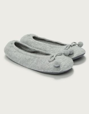 White company discount pom pom slippers