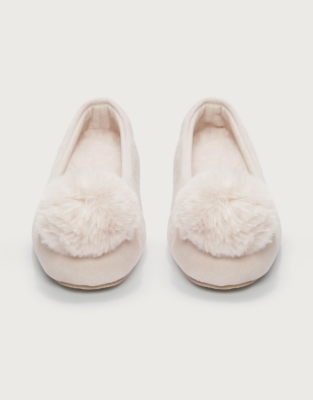 White company pom pom slippers new arrivals