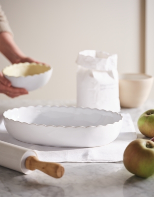 Portobello Ruffle Oven Dish – Large