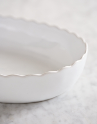 Portobello Ruffle Oven Dish – Large