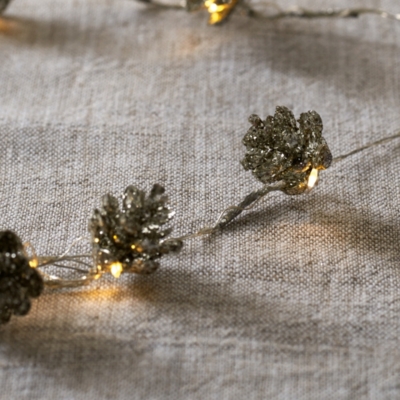 Pre Lit Fir Cone Garland – 30 Bulbs