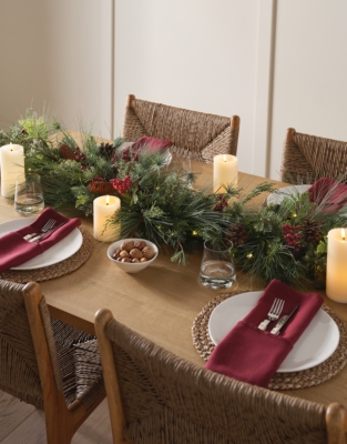 Pre-Lit Red Berry Centrepiece Garland – 250cm
