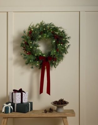 Pre-Lit Red Berry Wreath – 60cm